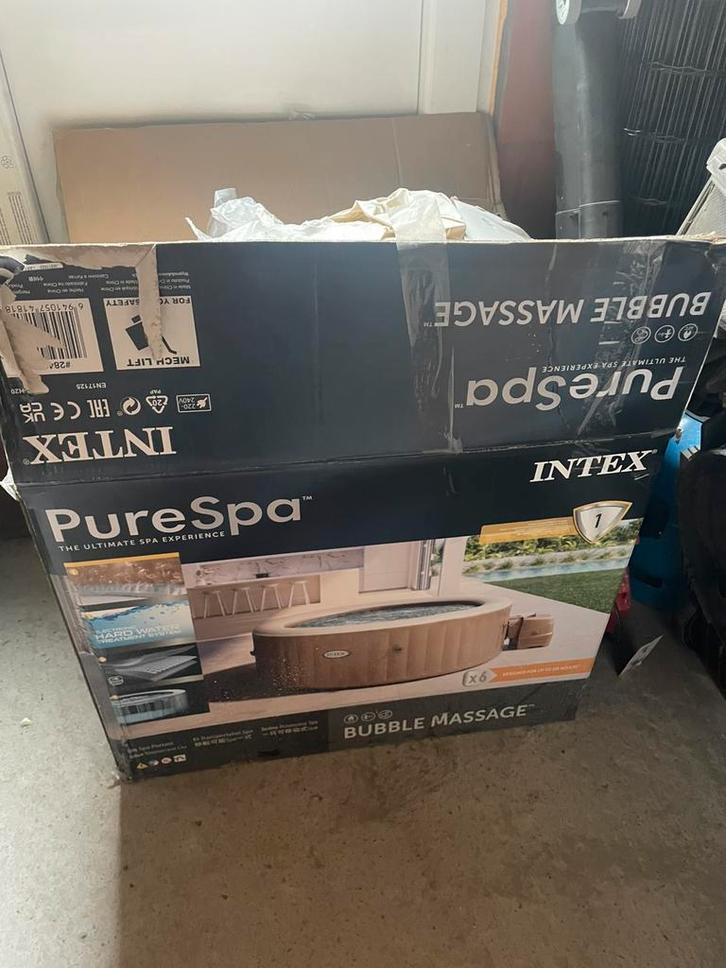 Jacuzzi Pure spa, Tuin en Terras, Bubbelbaden en Hottubs, Zo goed als nieuw, Ophalen