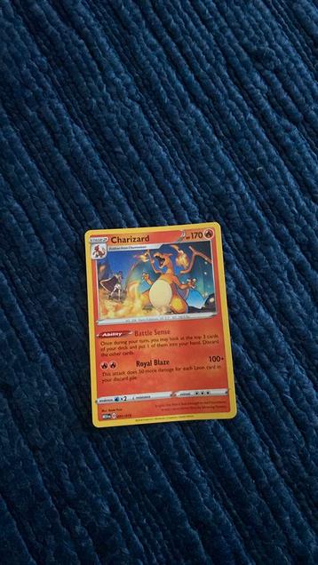 Pokemon charizard card, Hobby en Vrije tijd, Verzamelkaartspellen | Magic the Gathering, Ophalen of Verzenden, Zo goed als nieuw