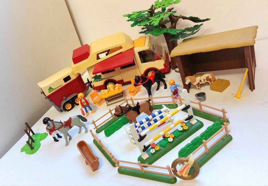 Playmobil 4074 Centre équestre et camping car avec remorque, Enfants & Bébés, Jouets | Playmobil, Comme neuf, Enlèvement ou Envoi