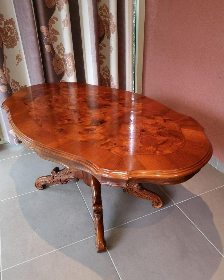 Karaktervol salontafeltje met rijk warm houtpatroon, Huis en Inrichting, Tafels | Salontafels, Gebruikt, 50 tot 75 cm, 100 tot 150 cm