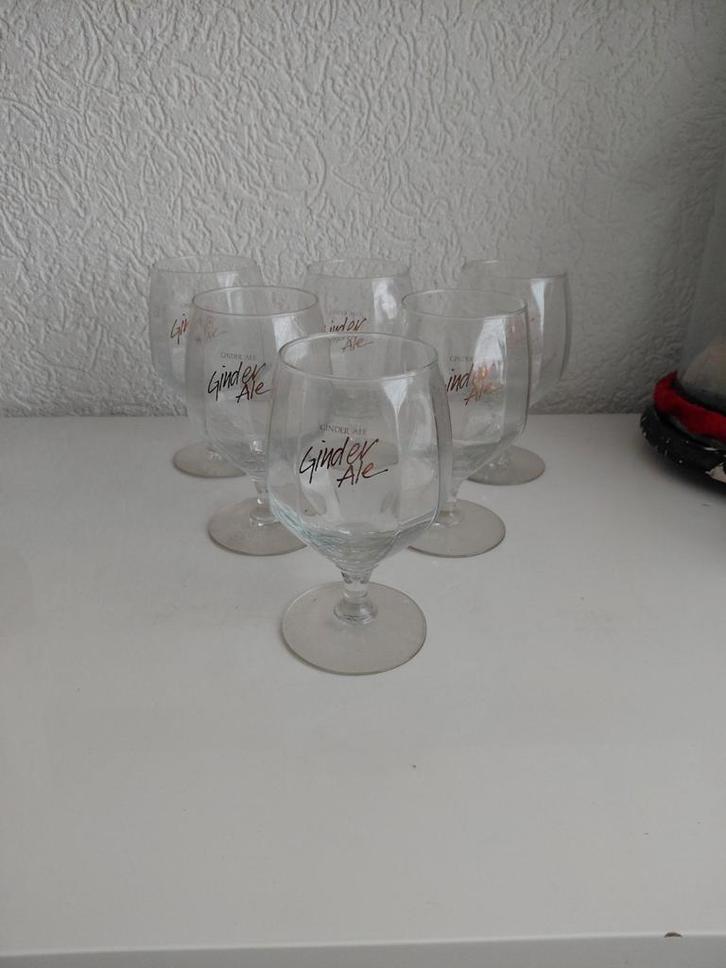 6 glazen ginder ale, Verzamelen, Glas en Drinkglazen, Ophalen of Verzenden