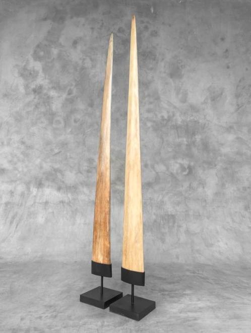 Grote zwaardvis Xiphias Gladius slagtanden op voetstuk 94 cm, Antiek en Kunst, Kunst | Designobjecten, Ophalen of Verzenden
