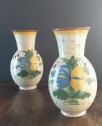 Paire d'anciens vases en céramique, motifs fleuris, Enlèvement ou Envoi