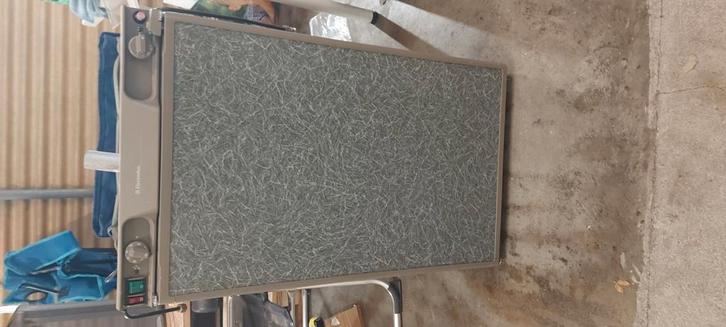 Electrolux koelkast 12v 220v en gas, Elektronische apparatuur, Koelkasten en IJskasten, Zo goed als nieuw, Ophalen