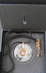 Goebel handgemaakt medaillon twee kanten nieuw105 €, Handtassen en Accessoires, Ophalen of Verzenden, Nieuw, Goud, Met hanger