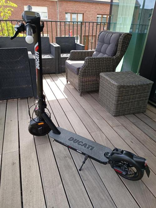 Elektrische step, Fietsen en Brommers, Steps, Zo goed als nieuw, Elektrische step (E-scooter), Ophalen