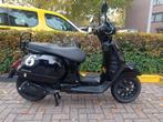 Vespa GTS300ie Super met 1 jaar garantie - in nieuwstaat, Motoren, Scooter, Bedrijf, Minimaal motorrijbewijs A2, 278 cc