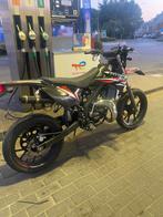 Rieju MRT 50 racing, Fietsen en Brommers, Brommers | Derbi, Ophalen, 6 versnellingen, 50 cc, Klasse B (45 km/u)