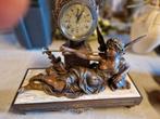horloge ancienne avec figure en bois sculpté, Antiquités & Art, Enlèvement
