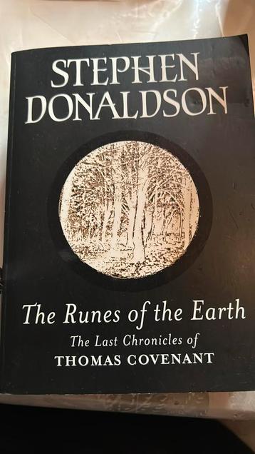 The runes of the earth - Stephen Donaldson beschikbaar voor biedingen