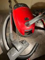 Miele stofzuiger + enkele tips, Gebruikt, Stofzuiger, 1600 tot 2000 watt, Ophalen