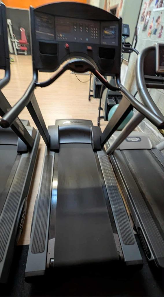Tapis de course Life Fitness – Série 95T Inspire / Integrity, Sport en Fitness, Fitnessapparatuur, Zo goed als nieuw, Ophalen