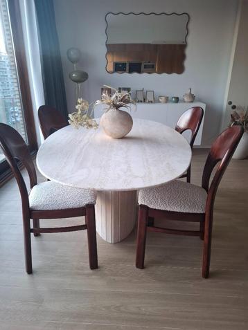Ovale travertin eettafel 180cm ideale staat. beschikbaar voor biedingen