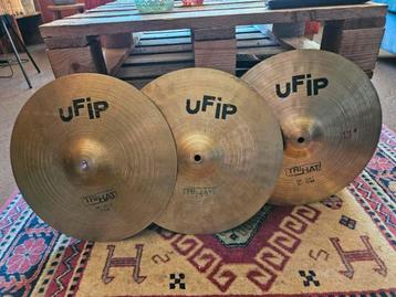 Diverse drums UFIP, Tama, Premier, Pearl, John Grey disponible aux enchères