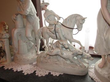 GROOT ROYAL DUX BEELD RUITER MET JACHTHONDEN beschikbaar voor biedingen