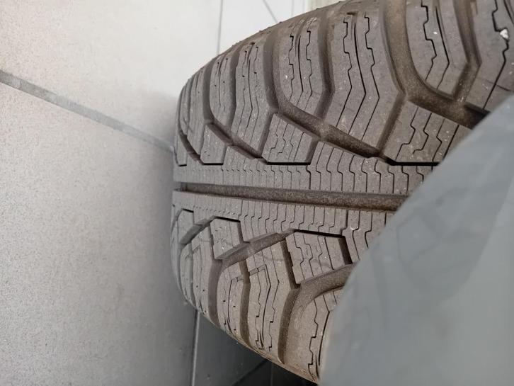 4 seizoensband 205/55-16 op Alu velg vr oa Mercedes C of Sl, Auto-onderdelen, Banden en Velgen, Velg(en), Winterbanden, 16 inch