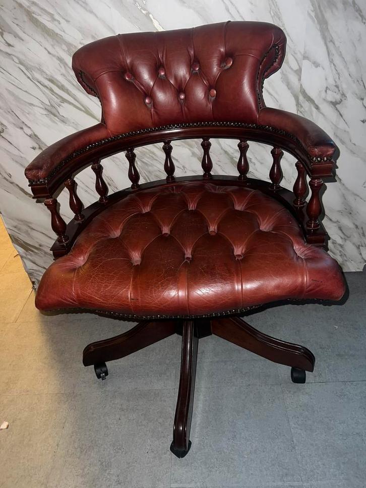 Echte Originele ‘70 Engelse Chesterfield Bureaustoel, Antiek en Kunst, Antiek | Meubels | Stoelen en Sofa's, Ophalen of Verzenden