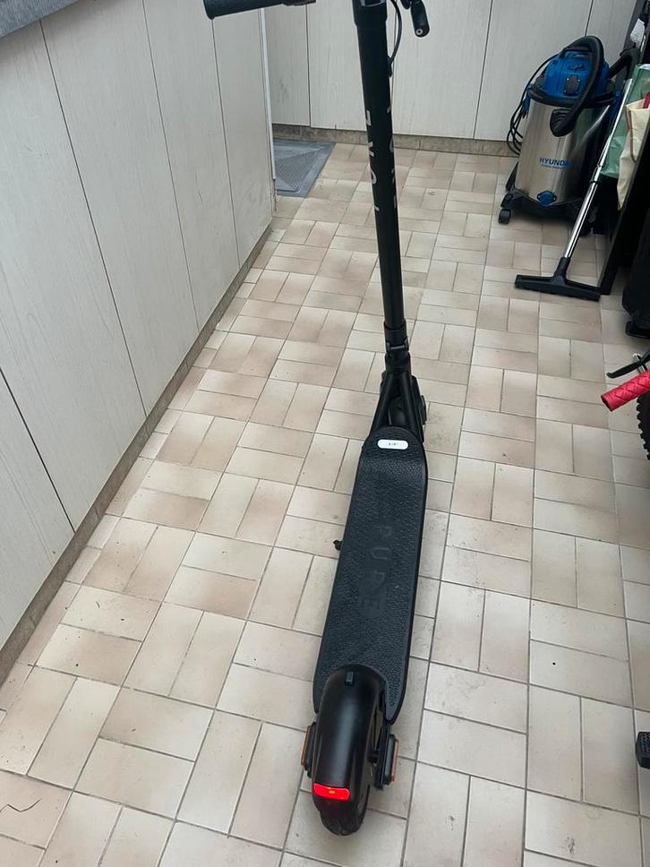 E step als nieuw, Fietsen en Brommers, Steps, Zo goed als nieuw, Ophalen