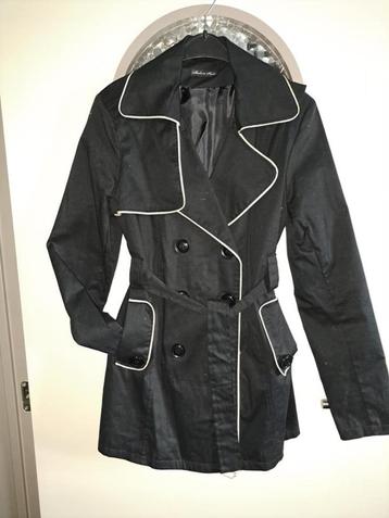 Regenjas, zomerjas, zwart met witte bies, M/L beschikbaar voor biedingen