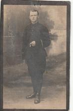 B P FOTO SOLDAAT GESNEUVELD SIMAEYS 1894 - 1918, Verzamelen, Bidprentjes en Rouwkaarten, Bidprentje, Ophalen of Verzenden
