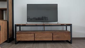 TV-meubel in industrieel design beschikbaar voor biedingen