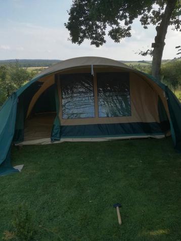 Cabinetent beschikbaar voor biedingen