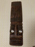 Masques africains en bois datant de l'époque du Congo belge., Enlèvement ou Envoi