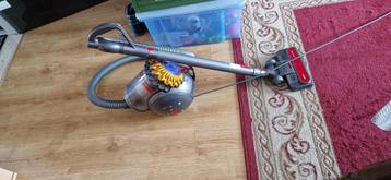 Dyson stofzuiger zonder zak beschikbaar voor biedingen