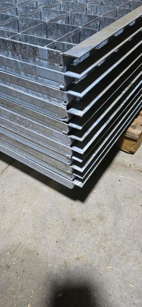 Gegalvaniseerde stelling roosters galva verzinkt groot, Bricolage & Construction, Métaux, Enlèvement