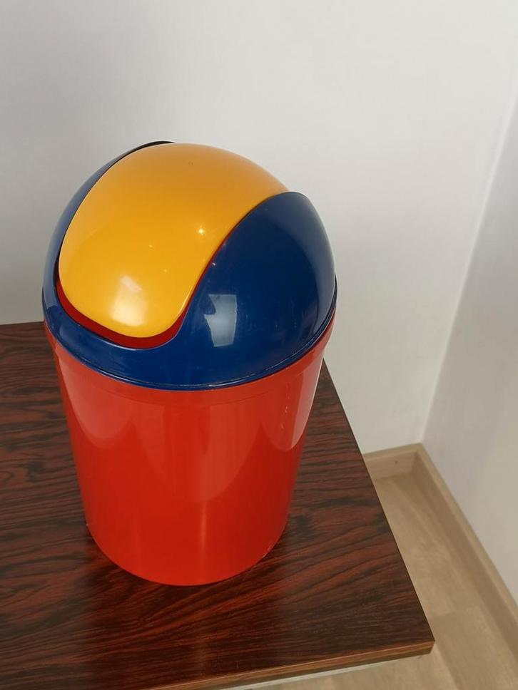 Memphis stijl geïnspireerde vuilbak, Huis en Inrichting, Woonaccessoires | Prullenbakken, Ophalen of Verzenden