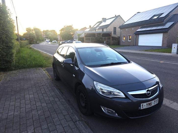 Opel Astra J 2012 1.7 CDTI 110 Sports Tourer 300000km, Auto's, Opel, Particulier, Astra, ABS, Airbags, Airconditioning, Boordcomputer