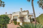 Half-vrijstaande villa te koop in in Villamartin met garage., Spanje, Woonhuis, 2 kamers, Villamartin