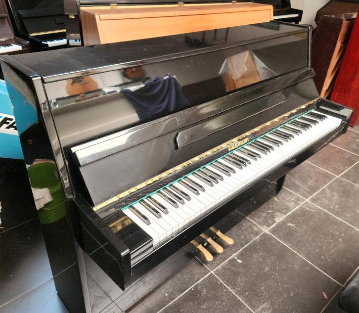 Bon piano Kauffman noir laqué en bon état, Musique & Instruments, Pianos, Comme neuf, Piano, Noir, Brillant, Enlèvement ou Envoi