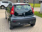 Peugeot 107 1.0i Urban (bj 2010), Auto's, Peugeot, 4 zetels, Stof, Zwart, Bedrijf