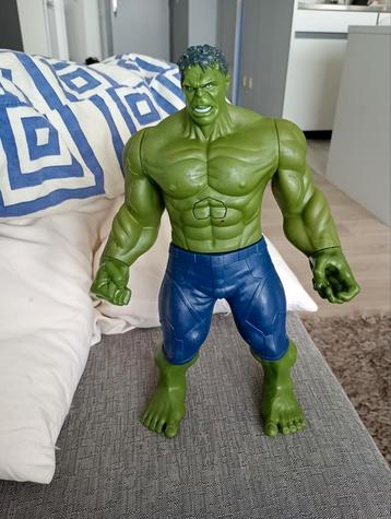 Hulk avec son