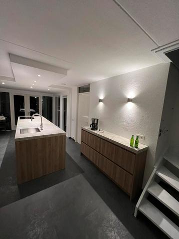 Renovatie Binnen en Buiten , Houtwerk , beschikbaar voor biedingen