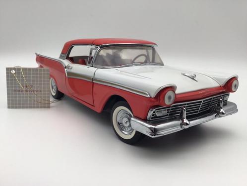 Ford 1957 Fairlane 500 Skyliner, Hobby en Vrije tijd, Modelauto's | 1:24, Zo goed als nieuw, Ophalen