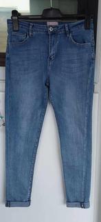 Pantalon en jean européen taille 38 de la marque Cassis, Vêtements | Femmes, Jeans, Bleu, W30 - W32 (confection 38/40), Cassis