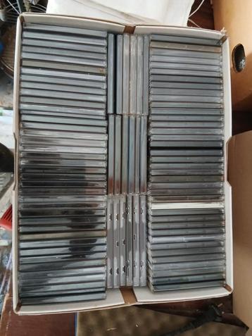Doos lege cd-doosjes  beschikbaar voor biedingen