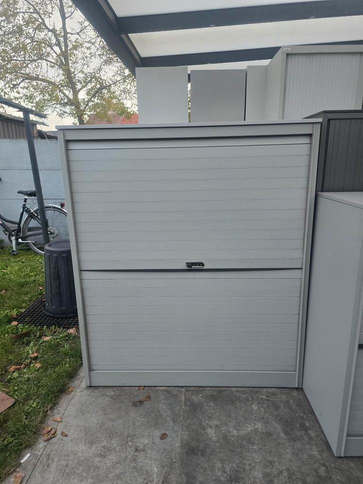 Laatste 3 archiefkasten 100 euro per kast, Huis en Inrichting, Kasten | Roldeurkasten en Archiefkasten, Ophalen