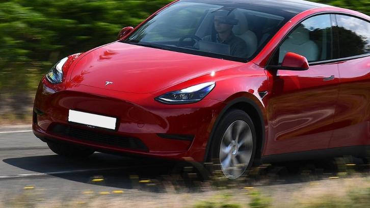 Tesla taxi met chauffeur - nationaal, internationaal, Diensten en Vakmensen, Koeriers, Chauffeurs en Taxi's, Chauffeursdiensten
