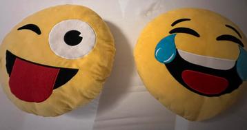 Smily-kussens, 2 stuks beschikbaar voor biedingen