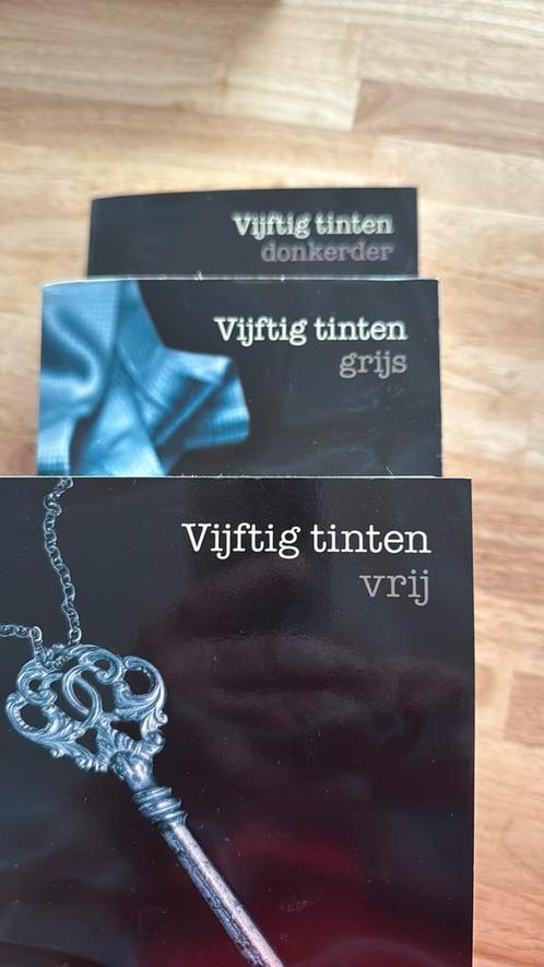 E.L. James - Vijftig tinten donkerder alle drie de boeken, Boeken, Literatuur, Zo goed als nieuw, Amerika, Ophalen