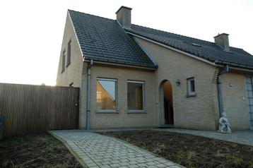 Maison avec 3 chambres, garage, allée et panneaux solaires !, 252 kWh/m²/an, Province de Flandre-Occidentale, 146 m², Geluwe