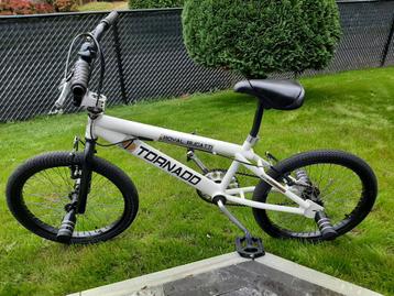 Royal Bugatti 20 inch Freestyle BMX - Wit in perfecte staat! disponible aux enchères