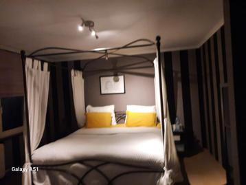 Prachtig bed 180/200 met boxspring. beschikbaar voor biedingen