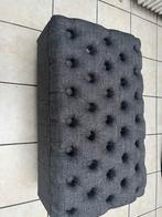 Gecapitonneerde poef, Huis en Inrichting, Ophalen, Minder dan 50 cm, 50 tot 75 cm, Zo goed als nieuw