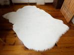 Tapijt in imitatiebont, Huis en Inrichting, Ophalen, Gebruikt, 100 tot 150 cm, Wit