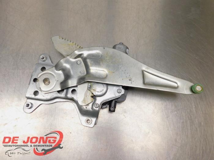 Ruitmechaniek 4Deurs rechts-achter van een Suzuki SX-4, Auto-onderdelen, Ruiten en Toebehoren, Suzuki, Gebruikt, 3 maanden garantie