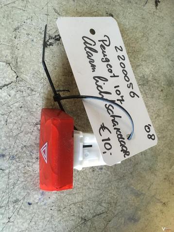 Peugeot 107 alarmlichtschakelaar '08  beschikbaar voor biedingen